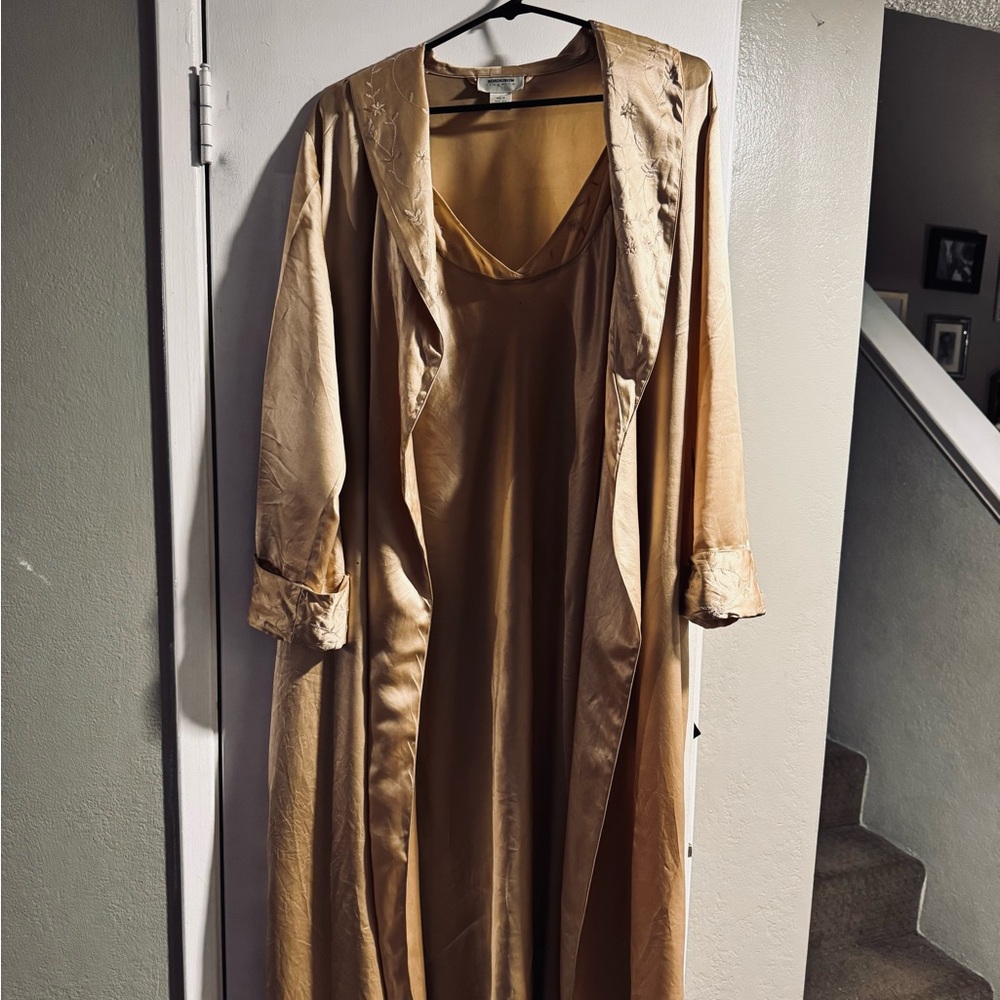 100% silk nightgown/robe set